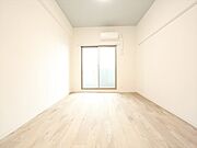 洋室8.1帖　エアコン完備