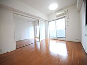 LDK12帖　洋室6帖　エアコン完備　バルコニー