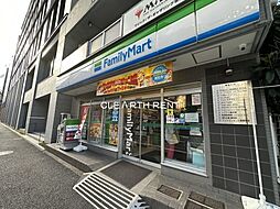 【コンビニエンスストア】ファミリーマート 鶴屋町店まで73ｍ