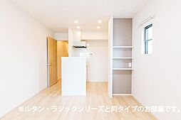 ヴィラ 2階1LDKのリビング/ダイニング