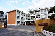広島市立長束西小学校(小学校)まで594m