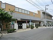 千寿双葉小学校 平成17年4月に開校、全校児童数512名（令和3年度）。金管バンド活動に力をいれており、コンクールやコンテストの受賞経験もあるほどの実績をもっている。（450m）