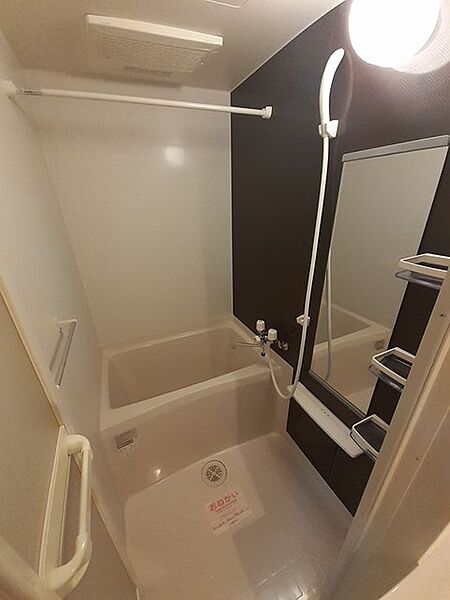 画像5:落ち着いた雰囲気のバスルーム(^O^)追い焚き機能＆浴室乾燥機付き☆