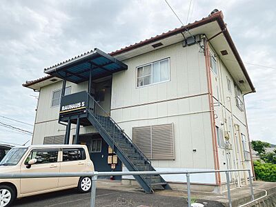 外観：家具・家電付きのアパートです◎駐車場１台込み☆彡