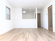 【1階 リビングダイニング】
