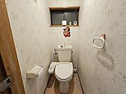 トイレは1階と2階の2カ所に設置！階段を上り下りせずに使用できるので、年配の方にも安心です！
