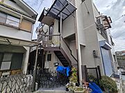 玄関前の階段には、防犯性が高まるメリットもありますよ！
