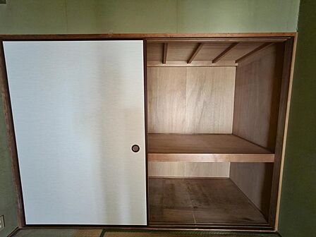 和室6帖：大型の押入れはお母さまにとってうれしいポイント♪