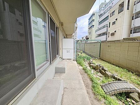 日当たりの良いバルコニーは、お洗濯が多いときも安心！たくさん干してもカラっと乾きそうです！