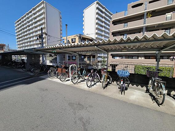 整理された駐輪...