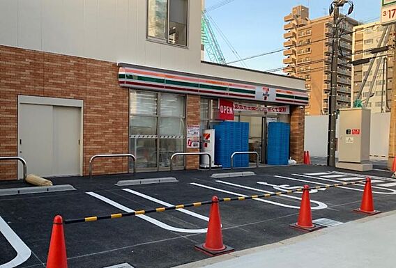 セブン-イレブ...
