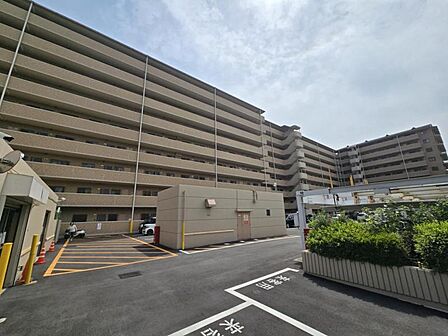 敷地内駐車場！最新の空き状況はお調べしますので、お気軽にお尋ねください。