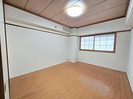 洋室6帖：爽やかな風を感じて起きる朝は快適生活の始まり！