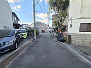 車通りの少ない前面道路でお子様の通学も安心ですね！