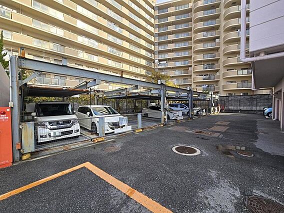 立体式駐車場完...