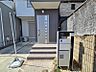 玄関：シンプルな玄関廻りはお好みでアレンジできますね
