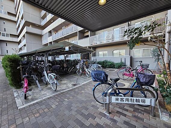 来客用の駐輪場...