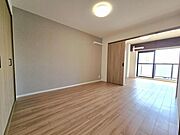 洋室：リビングの延長としても個室としても使いやすい設計のお部屋です！