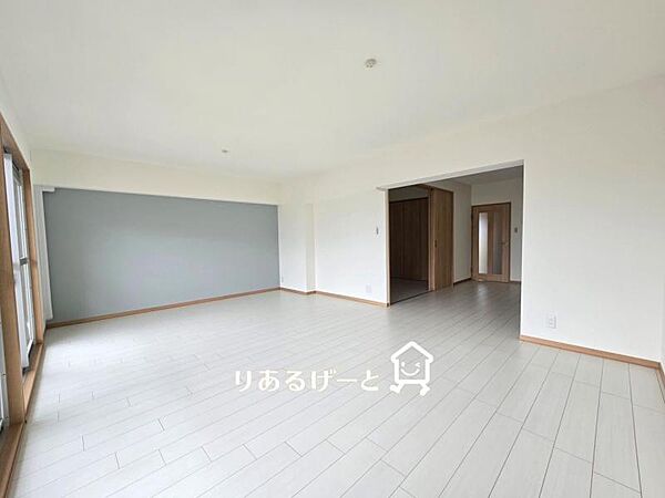 リビング/ダイニングを拡大表示