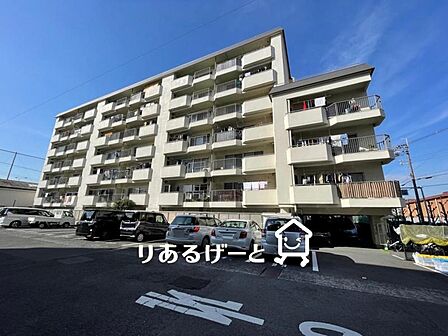商業施設が豊富で便利な立地ですよ!