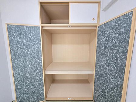 和室4．5帖：大型の押入れはお母さまにとってうれしいポイント