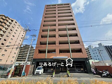 駅歩8分の好立地！スーパーも近く買い物ラクラク！