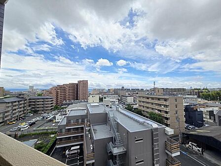 周囲に高い建物はなく、眺望良好ですよ!