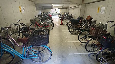 自転車置き場：管理が行き届いています。