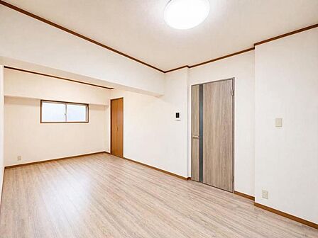 LDK11.7帖:インテリアを選ばないナチュラルカラーのシンプルリビング♪