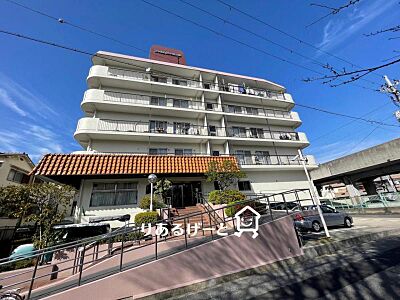 外観:99世帯が集う大規模マンション 外観:99世帯が集う大規模マンション