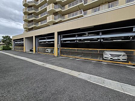 敷地内駐車場!最新の空き状況はお調べしますので、お気軽にお尋ねください。