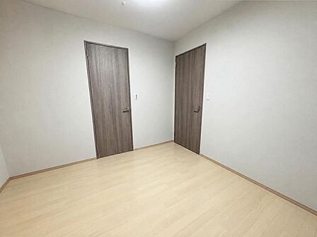 洋室6帖：収納力に優れたウォークインクローゼット！
