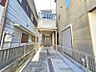その他：前面道路が広いので、お車の出し入れもスムーズです♪