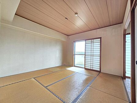 和室8帖:過ぎ行く時間をゆったりと感じていただける落ち着いた和の空間♪