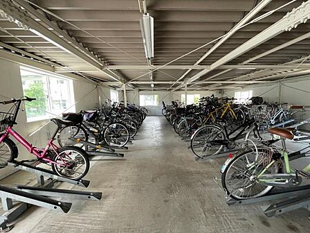 自転車置き場：管理が行き届いています。