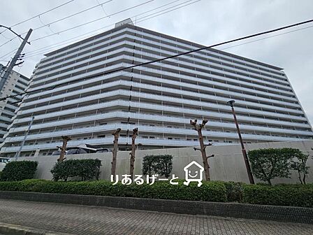大切なペットと暮らせるマンション！公園が近く、お散歩環境も良好♪