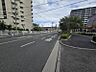 その他：前面道路広くてすっきりとした街並みです！