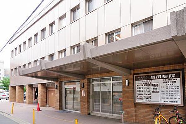 画像24:岡田病院(735m)