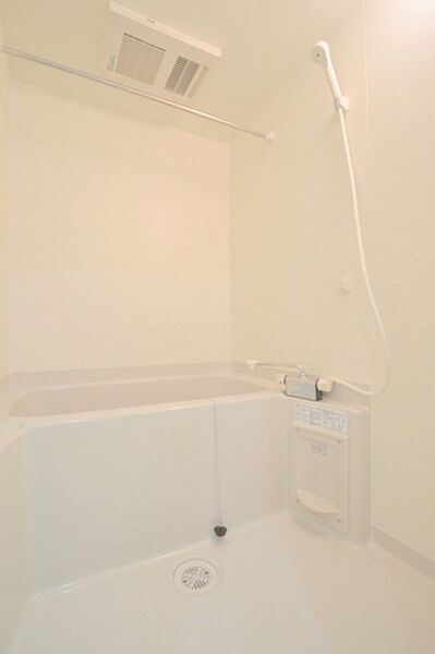 画像6:浴室・蛇口はサーモスタッドで安全・簡単♪
