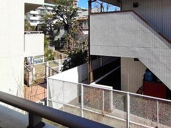 弊社はサービス...