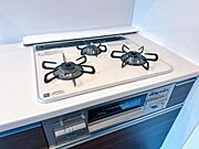同時調理ができる3口コンロで家事効率も向上ですね(^^)