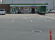 ファミリーマート 摂津鳥飼上四丁目店（375m）