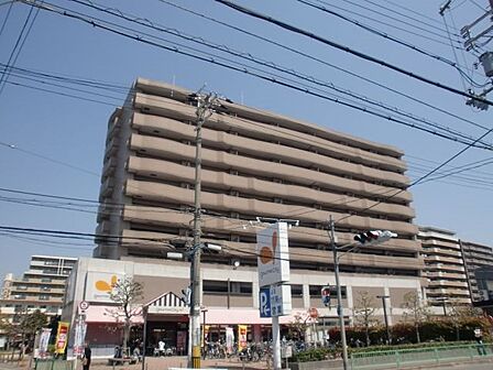 JR茨木駅徒歩12分のフラットアクセス 1階はダイエーです