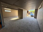 インナーガレージ　店舗や事務所としても検討できます。