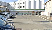 ファミリーマート 茨木警察病院前店（105m）