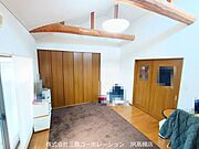 ■2階洋室■約8帖