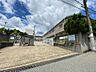 周辺：茨木市立山手台小学校（253m）