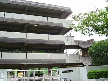 吹田市立西山田小学校(368m)