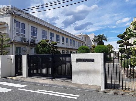忠岡町立忠岡中学校(2319m)