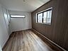 その他：木目のフローリングが落ち着いた雰囲気を醸し出す洋室です。アクセントクロスが個性を演出します。